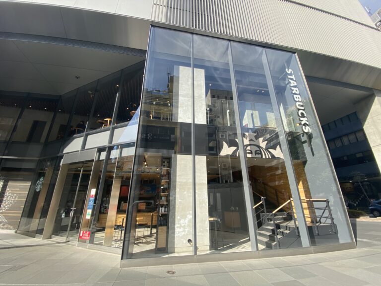スターバックスコーヒーGINZA SIX店：ギンザシックス1階・2階の