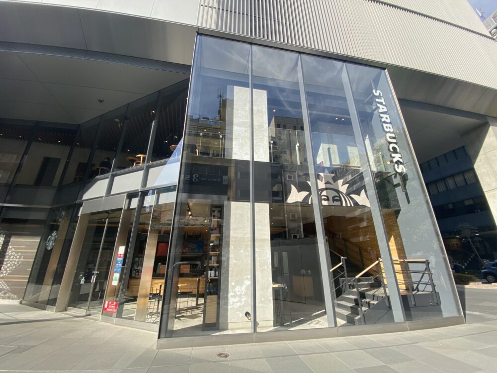 スターバックスコーヒーGINZA SIX店：ギンザシックス1階・2階のおすすめスタバ | スターバックス訪問情報