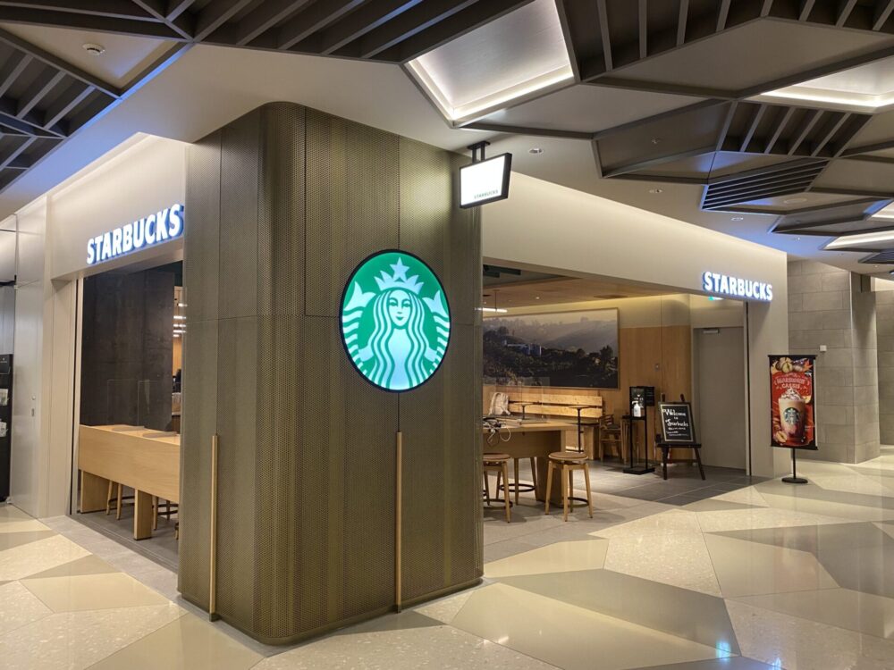 スターバックスコーヒー東京ミッドタウン八重洲店：バス