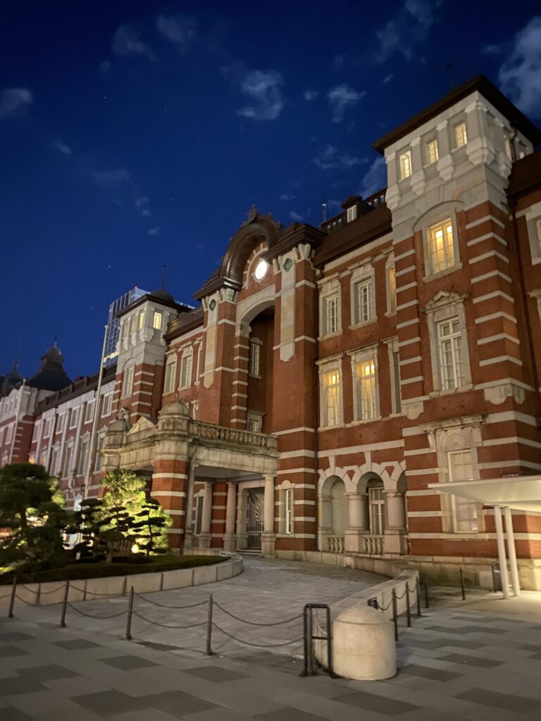 東京駅周辺のスタバまとめ 丸の内 八重洲のスターバックス店舗 電源コンセント席情報発信 スタバ店舗巡り 電源コンセント情報発信