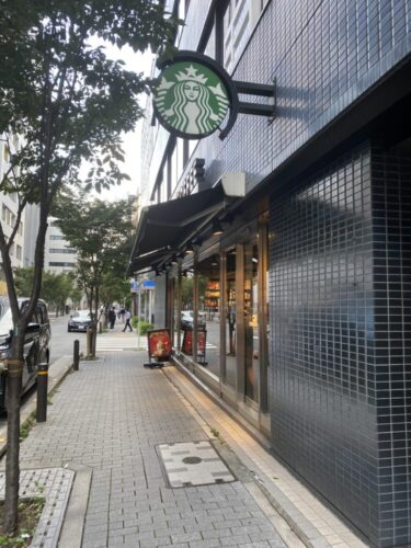 スターバックスコーヒー日本橋本町店：仕事・休憩・読書に最適なスタバ