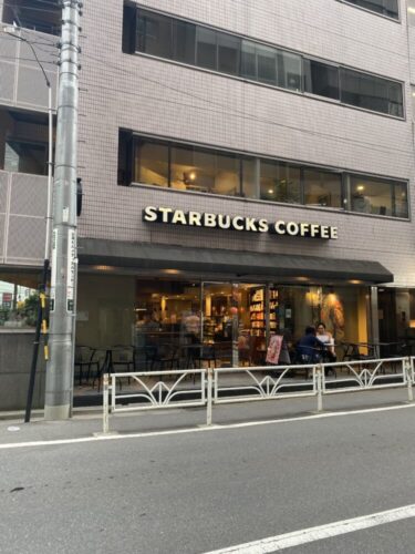 スターバックスコーヒー新宿南口店：都営新宿線・京王新線新宿駅すぐのおすすめスタバ