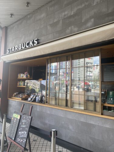 スターバックスコーヒーJR池袋駅西口店：東武百貨店入口すぐのおすすめスタバ